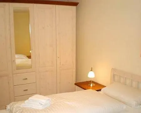 Haus-rosenkamp-eg-ug-wohnung-1 Apartmán