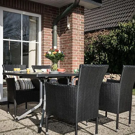 Haus-rosenkamp-eg-ug-wohnung-1 * Westerland